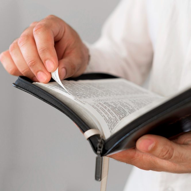 О благовестии к молодежи из геев <br><span class=bg_bpub_book_author>Дэррен Томпсон</span>