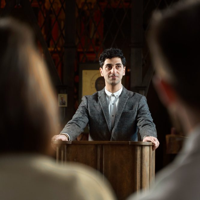 Есть ли место для гомосексуализма в Христианской церкви? Два искренних мнения.